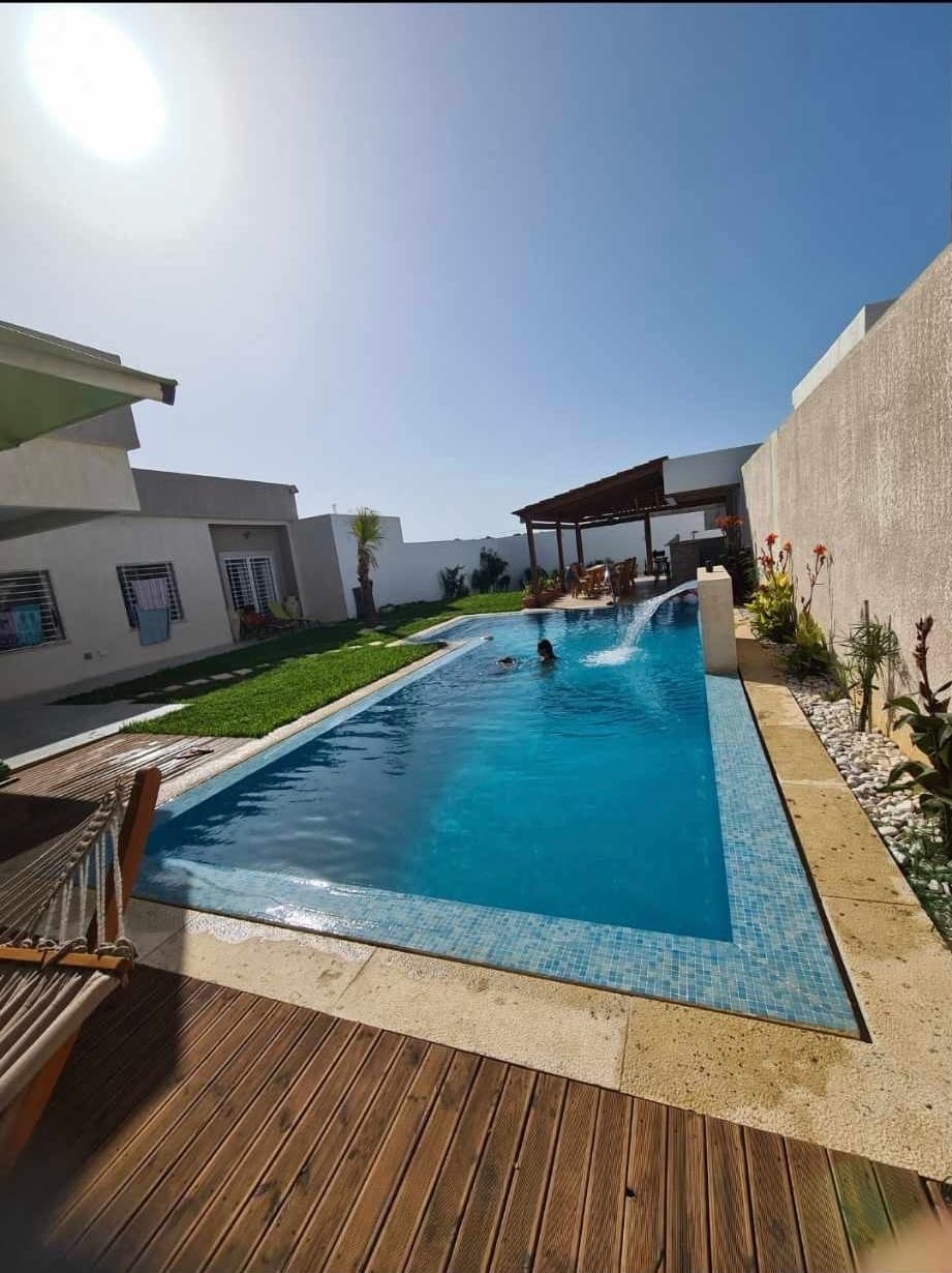 Villa avec une superbe piscine à louer